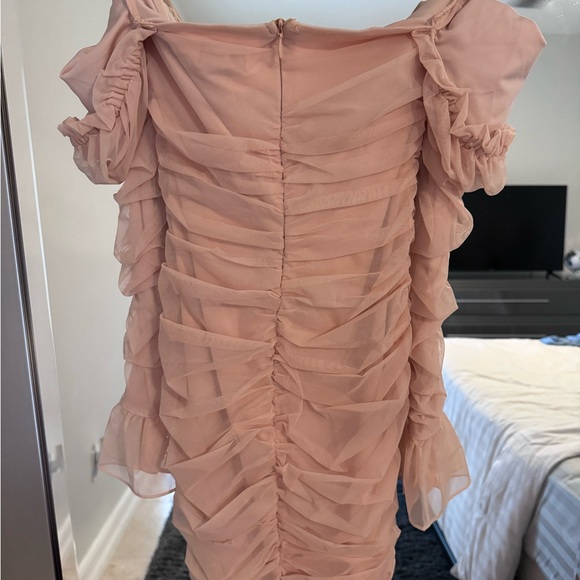 NWT Oh Polly nude colored long sleeve dress with ruching - Picture 6 of 7